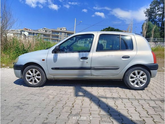 Galeriden Renault Clio 1.4 RTA 2001 Model İzmir