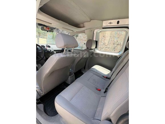Öğretmenden 2008 model otomatik Caddy 223.000 km de