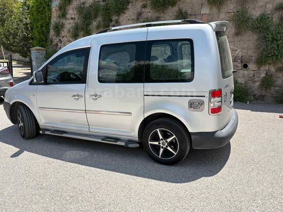 Öğretmenden 2008 model otomatik Caddy 223.000 km de