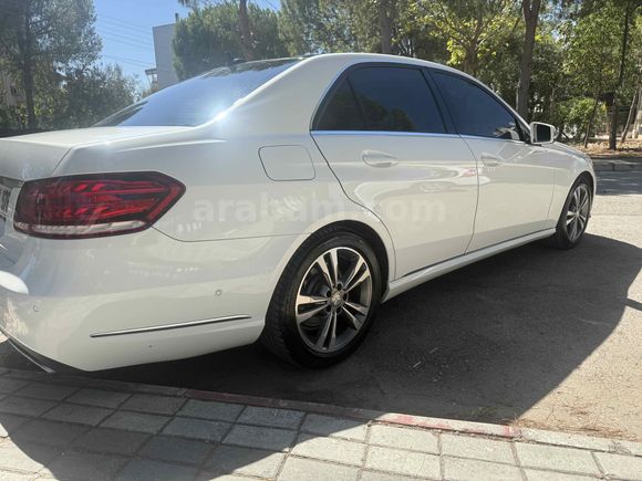 GARAJCAN DAN HATASIZ BOYASİZ CAM TAVANLI MERCEDES E180
