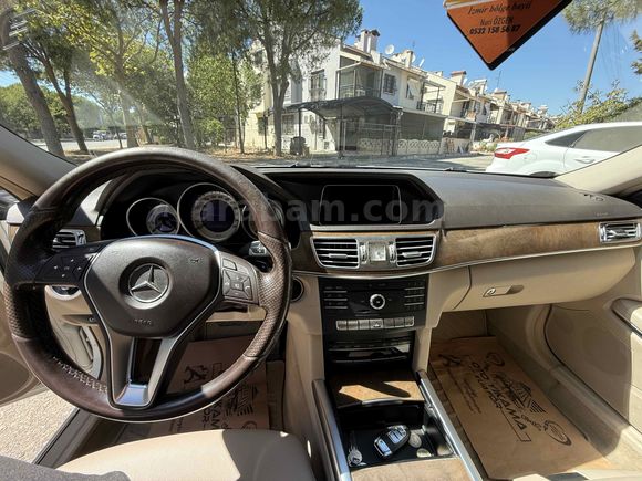 GARAJCAN DAN HATASIZ BOYASİZ CAM TAVANLI MERCEDES E180