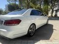 GARAJCAN DAN HATASIZ BOYASİZ CAM TAVANLI MERCEDES E180