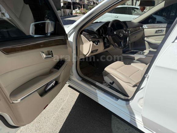 GARAJCAN DAN HATASIZ BOYASİZ CAM TAVANLI MERCEDES E180