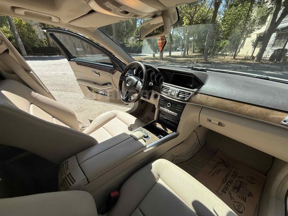 GARAJCAN DAN HATASIZ BOYASİZ CAM TAVANLI MERCEDES E180