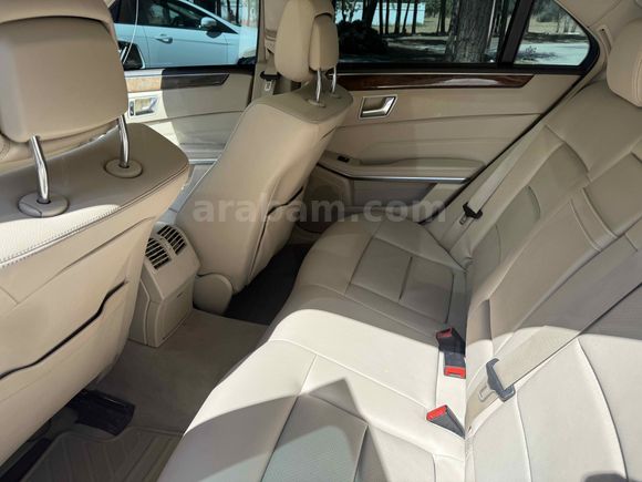 GARAJCAN DAN HATASIZ BOYASİZ CAM TAVANLI MERCEDES E180