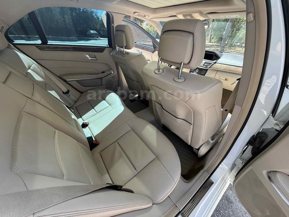 GARAJCAN DAN HATASIZ BOYASİZ CAM TAVANLI MERCEDES E180