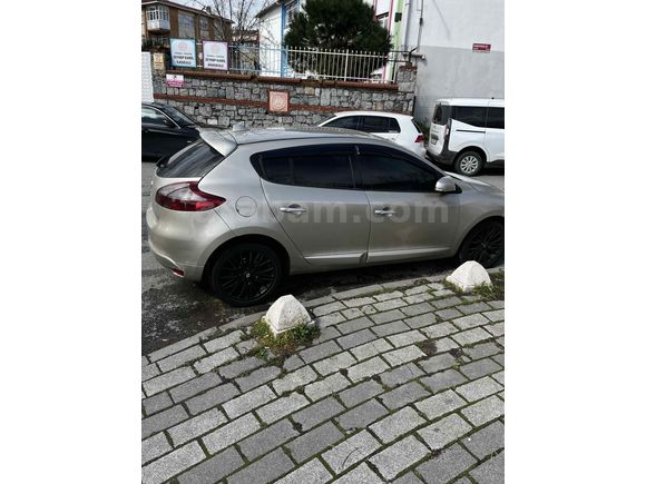 Sahibinden Renault Megane 1.6 Dynamique 2011 Model  98.000 km Şampanya