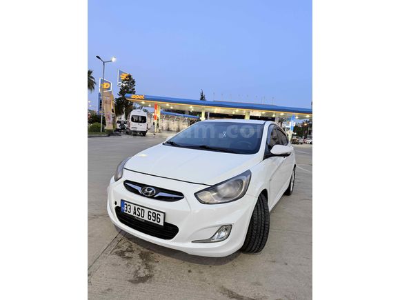 Sahibinden Hyundai Accent Blue 1.6 CRDI Mode Plus 2016 Model  330.000 km Beyaz