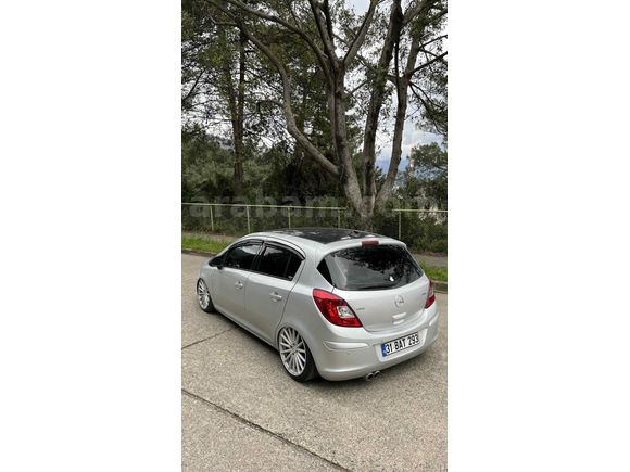 Sahibinden Opel Corsa 1.4 Twinport Enjoy 2009 Model  79.000 km Gri (Gümüş)