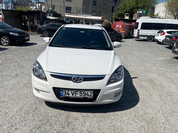 Sahibinden Hyundai i30 1.6 CRDi Mode 2012 Model  203.490 km Beyaz