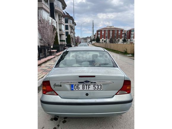 Acil satılık Sahibinden Ford Focus 1.6 Ghia~2003~240
 Bin km~ 
