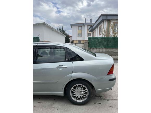 Acil satılık Sahibinden Ford Focus 1.6 Ghia~2003~240
 Bin km~ 