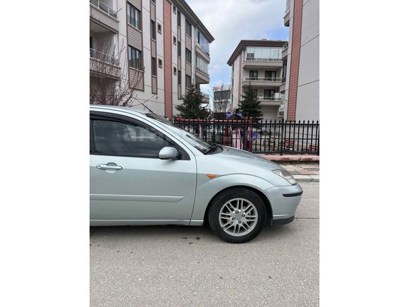 Acil satılık Sahibinden Ford Focus 1.6 Ghia~2003~240
 Bin km~ 