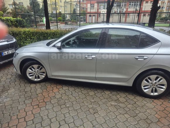 Sahibinden Skoda Octavia 1.0 e-Tec Elite 2021 Model  64.000 km Gri (Gümüş)