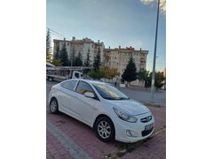 Sahibinden Hyundai Accent Blue 1.6 CRDI Biz 2013 Model  295.000 km Beyaz