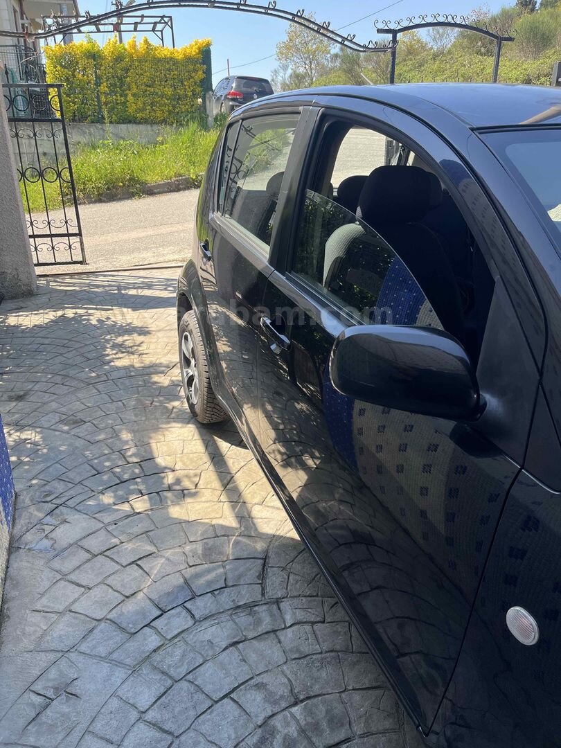 Sahibinden Daihatsu Sirion 1.0 2007 Model Kocaeli 221.000 km Siyah 6