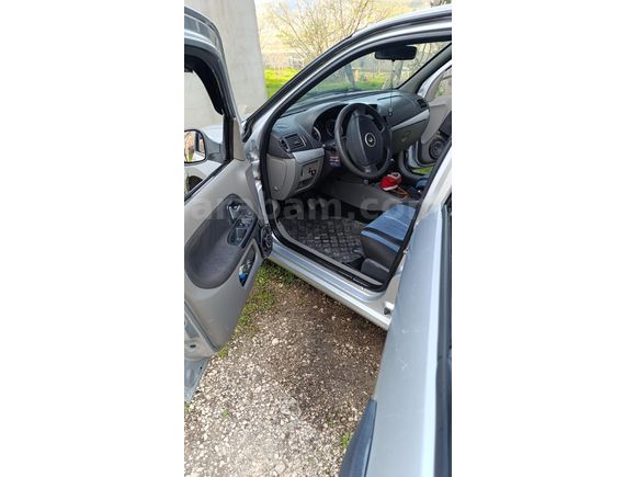 Sahibinden Renault Symbol 1.4 Expression 2010 Model  157.000 km Gri