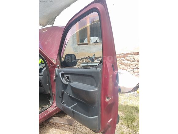 PEUGEOT PARTNER SAĞ ÖN KAPI TEMİZ