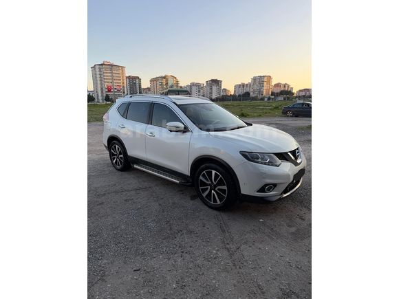 !!! SAHİBİNDEN 2015 MODEL HATASIZ FULL DONANIMLI NİSSAN X-TRAİL !!!