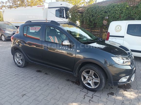 Sahibinden Dacia Sandero 0.9 TCe Stepway 2019 Model  Yeni Mayeneli Kazasız