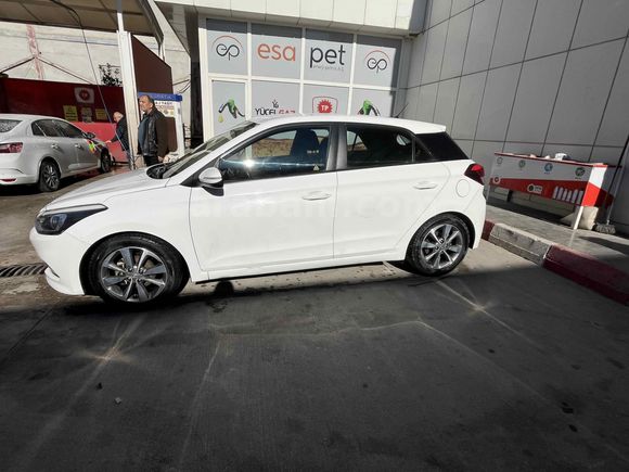 Sahibinden Hyundai i20 1.4 MPI Style 2017 Model 