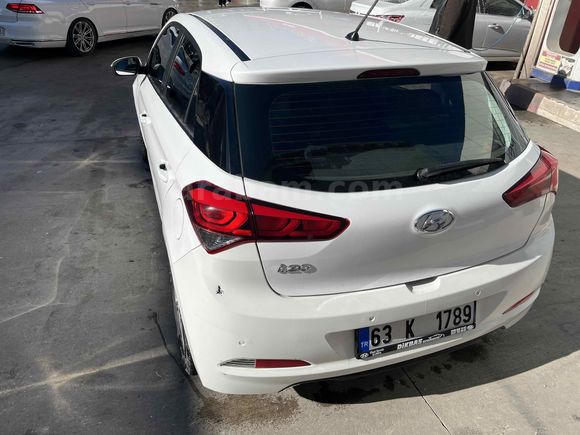 Sahibinden Hyundai i20 1.4 MPI Style 2017 Model 