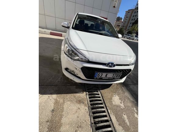 Sahibinden Hyundai i20 1.4 MPI Style 2017 Model 