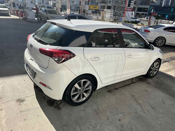 Sahibinden Hyundai i20 1.4 MPI Style 2017 Model 