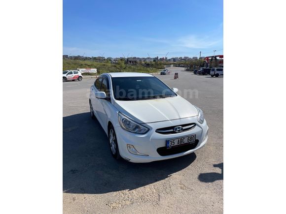 Sahibinden Hyundai Accent Blue 1.6 CRDI Mode Plus 2016 Model  215.000 km Beyaz