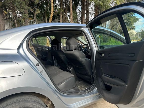 Sahibinden Renault Megane 1.3 TCe Touch 2023 Model