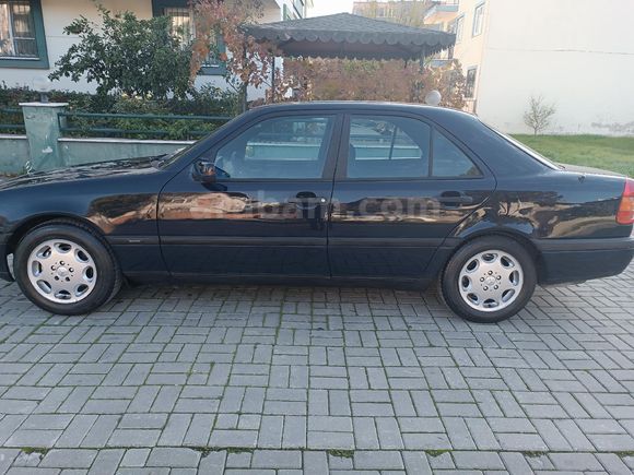 95 Model  değişensiz klimalı 351.000 kilometrede orijinal