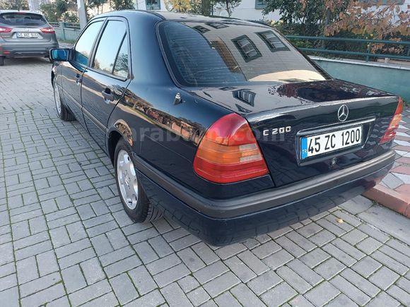95 Model  değişensiz klimalı 351.000 kilometrede orijinal