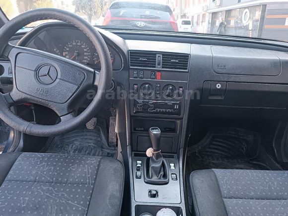 95 Model  değişensiz klimalı 351.000 kilometrede orijinal