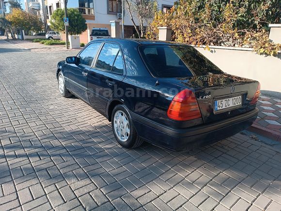 95 Model  değişensiz klimalı 351.000 kilometrede orijinal