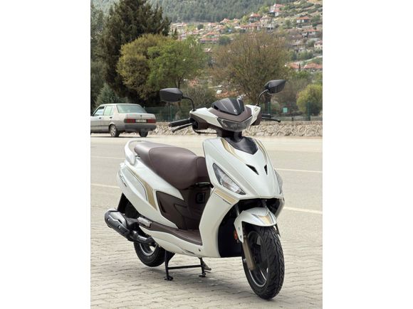 2023 MODEL 7**KM  SIFIR AYARINDA DAHS 125  BLUETOOTH +NAVİGASYON 