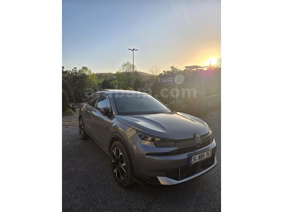 Sahibinden 2025 model c4 7000de hatasız full opsyonlu garantili