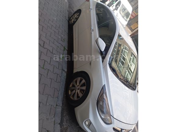 Sahibinden Hyundai Accent Blue 1.6 CRDI Mode Plus 2013 Model