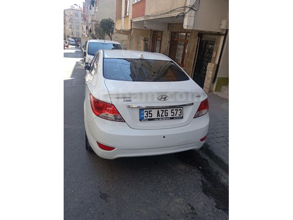 Sahibinden Hyundai Accent Blue 1.6 CRDI Mode Plus 2013 Model