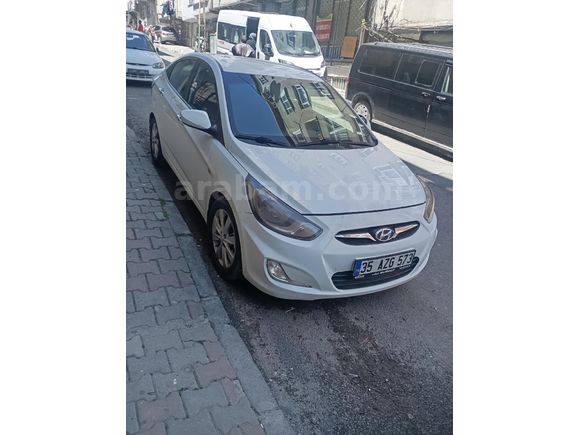 Sahibinden Hyundai Accent Blue 1.6 CRDI Mode Plus 2013 Model