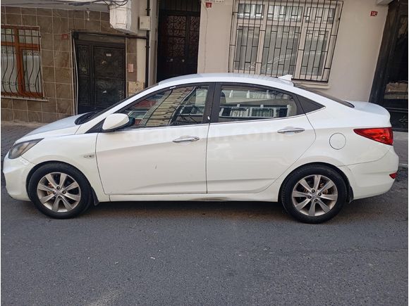 Sahibinden Hyundai Accent Blue 1.6 CRDI Mode Plus 2013 Model