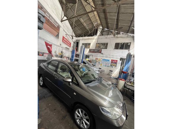 Sahibinden Honda City 1.4 Comfort 2006 Model İzmir 227.000 km Gri (Gümüş)