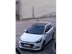 İlk Sahibinden alinma ilk plakası bakımları yeni Hyundai i20 1.2 MPI Style  2017 Model  94 binde benzin LPG Menuel bakımları Yeni  takasa  açıktır