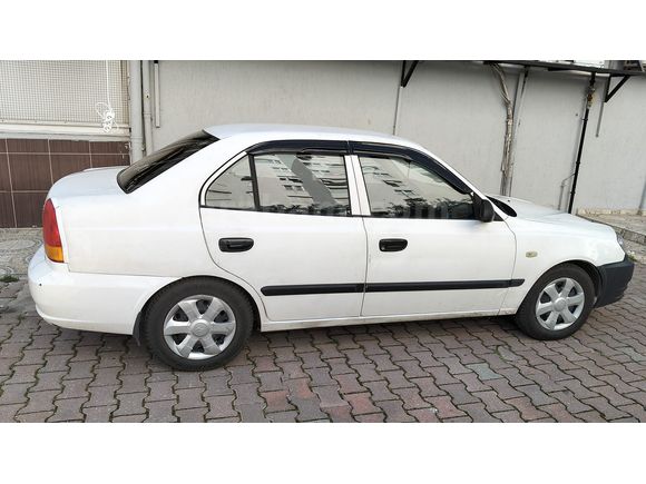 ACİL. Hyundai Accent 1.5 Aile Aracımız. Sorunsuz.