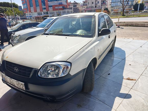 ACİL. Hyundai Accent 1.5 Aile Aracımız. Sorunsuz.
