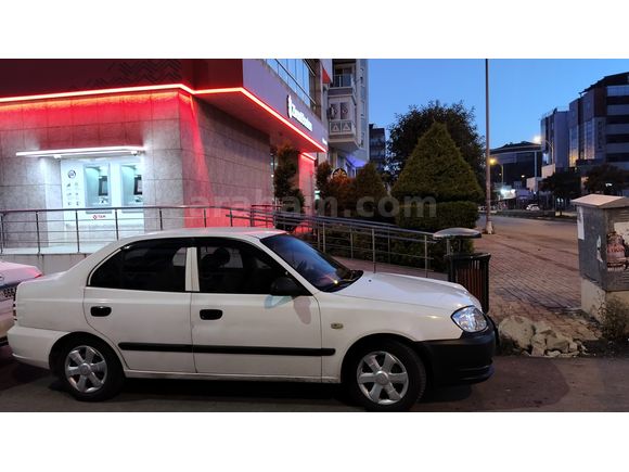 ACİL. Hyundai Accent 1.5 Aile Aracımız. Sorunsuz.