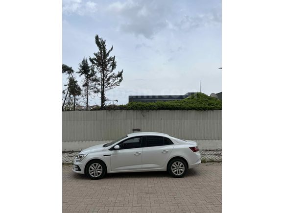 Sahibinden servis bakımlı Renault Megane 1.3 TCe Joy 2022 Model 