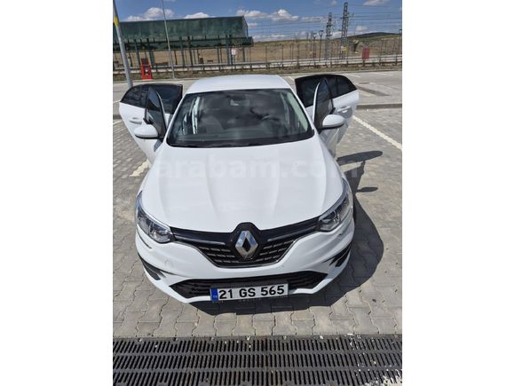 Sahibinden Renault Megane 1.3 TCe Joy Comfort 2023 Model