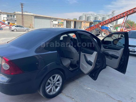 Sahibinden Ford Focus 1.6 Ghia 2006 Model 