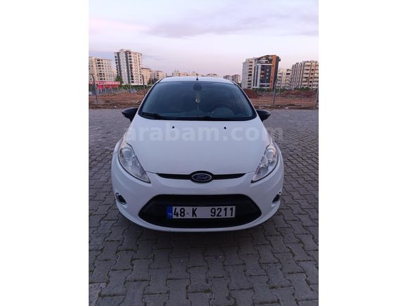 Sahibinden Ford Fiesta 1.4 TDCi Titanium X 2011 Model  310.000 km Beyaz