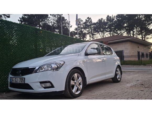 Sahibinden Kia Ceed 1.6 CRDi Concept Sunrooflu Otomatik Vites 2011 Model